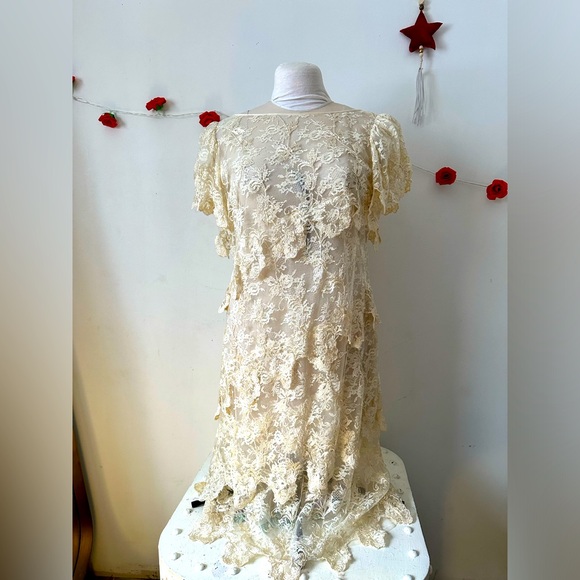 Dresses & Skirts - Vintage Cream Lace Ruffle Dress M L